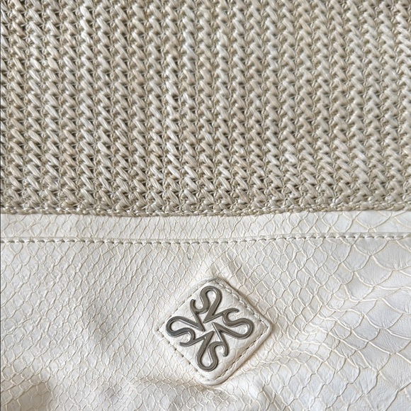 Simply Vera Wang Tan and White Bag - Picture 2 of 8